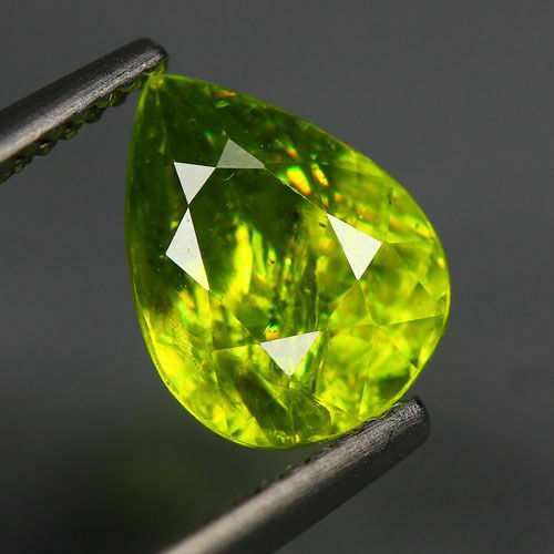 2.95 Cts_world Class Limited Edition_100 % Natural Titanite Green Sphene_russia